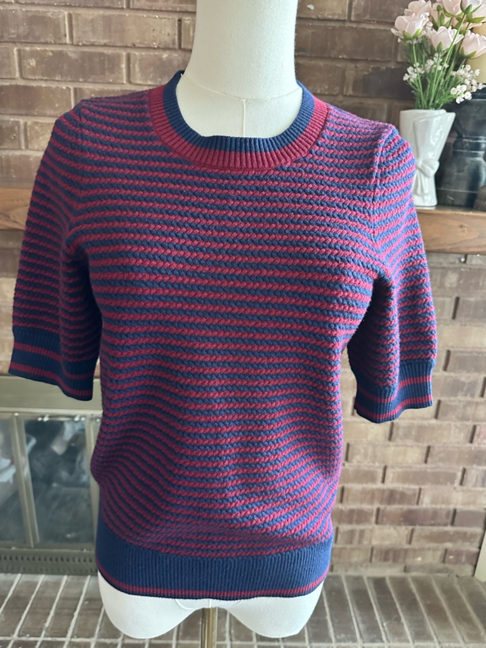Evereve Navy & Burgundy Striped Ribbed Knit Short Sleeve Sweater Size Small